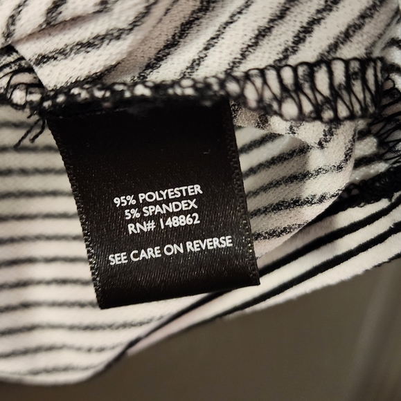 Torrid Plus Size 2 - Studio Crepe V-neck Puff Sleeve Top - Black & White Stripes - Picture 5 of 10